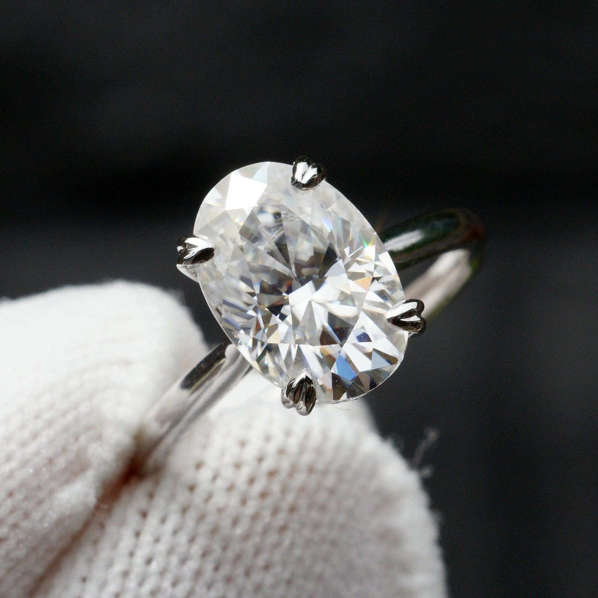 Moissanite ring outlet