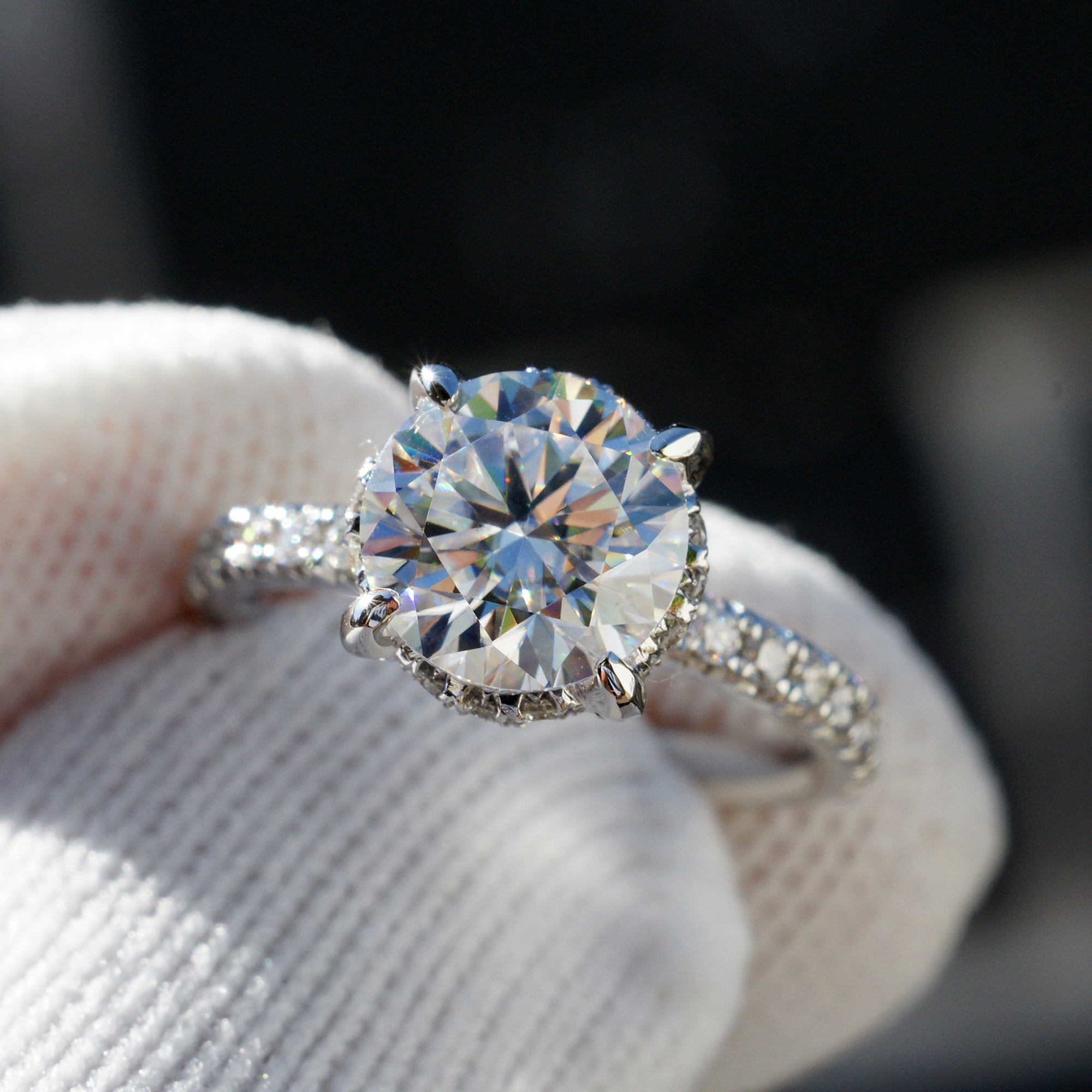 Round solitaire moissanite 2025 engagement ring