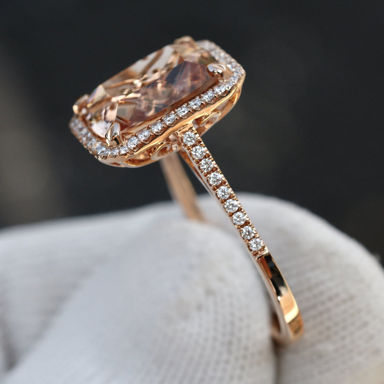 The Signature Cushion Morganite 12x10mm 14k rose Gold