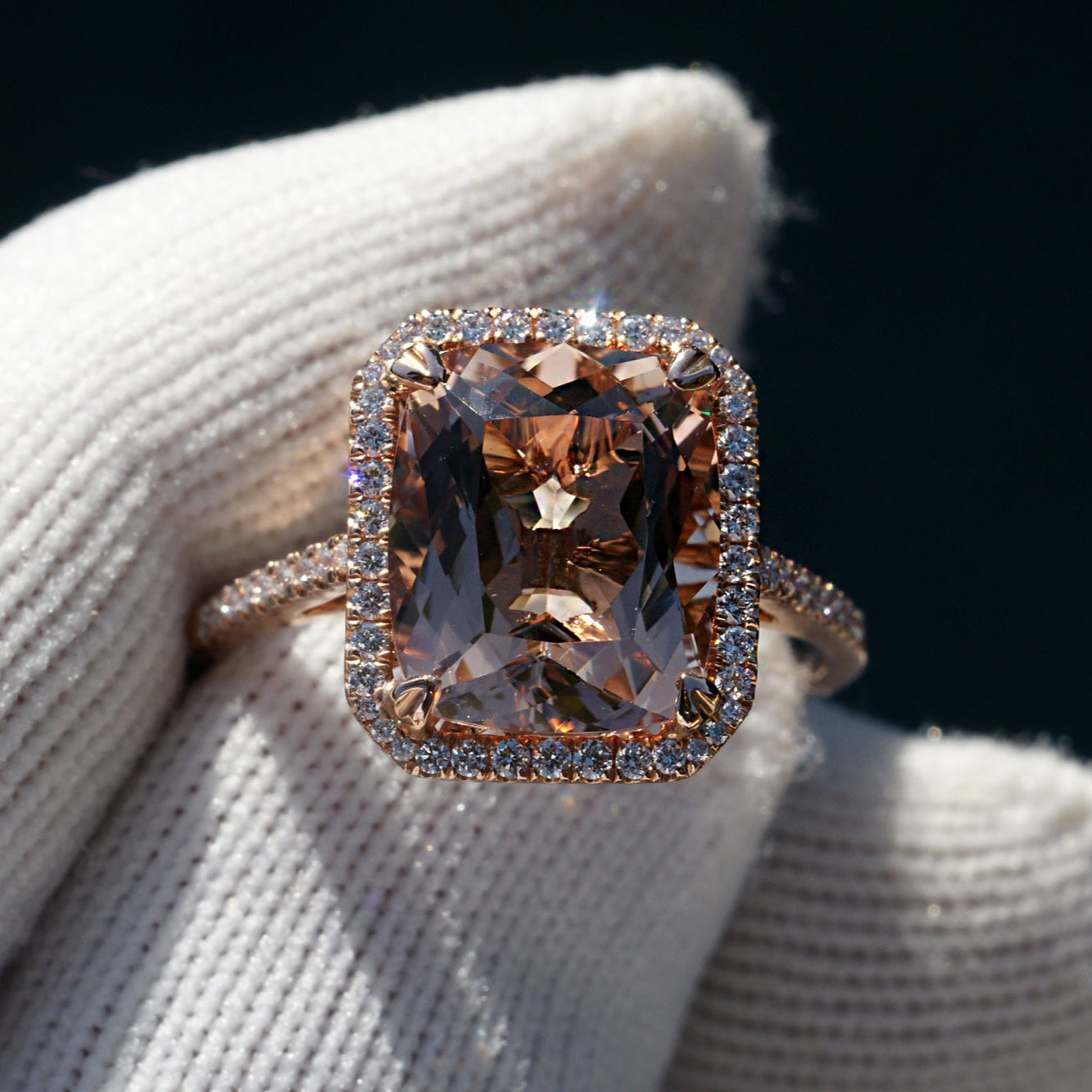 The Signature Cushion Morganite 12x10mm 14k rose Gold