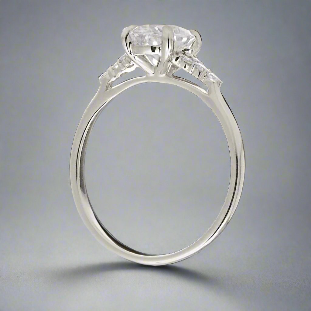 Oval diamond ring in white gold with side diamonds lab-grown - the Chloe ring