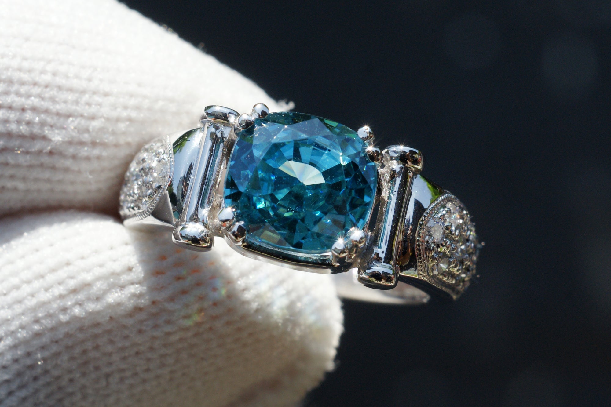 cushion blue zircon diamond ring white gold 1 eaa67bfe b985 45e0 88e4 d9711d6111bd