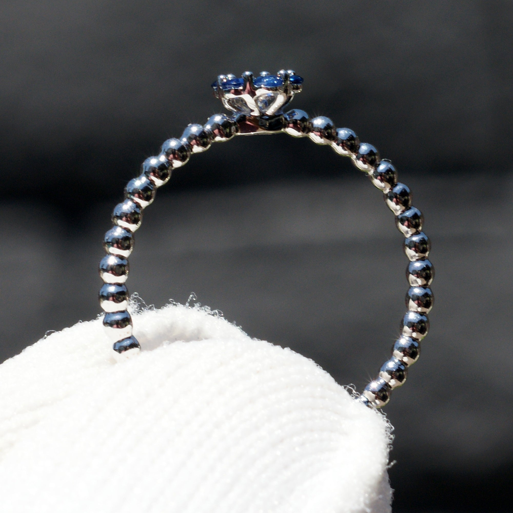 The Gold Bead Sapphire Flower Ring 18k White Gold
