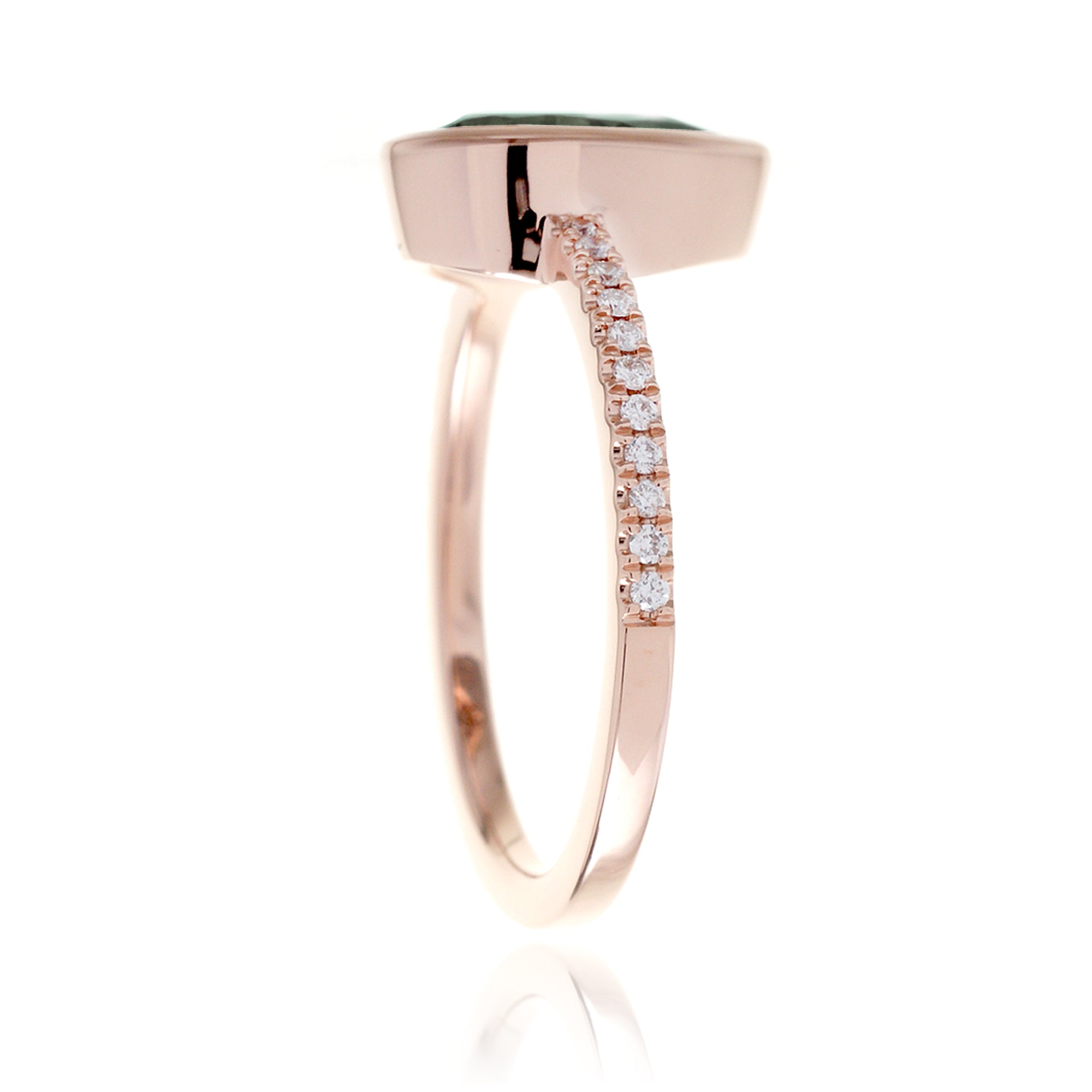 Pear green sapphire bezel set ring The Beverly rose gold