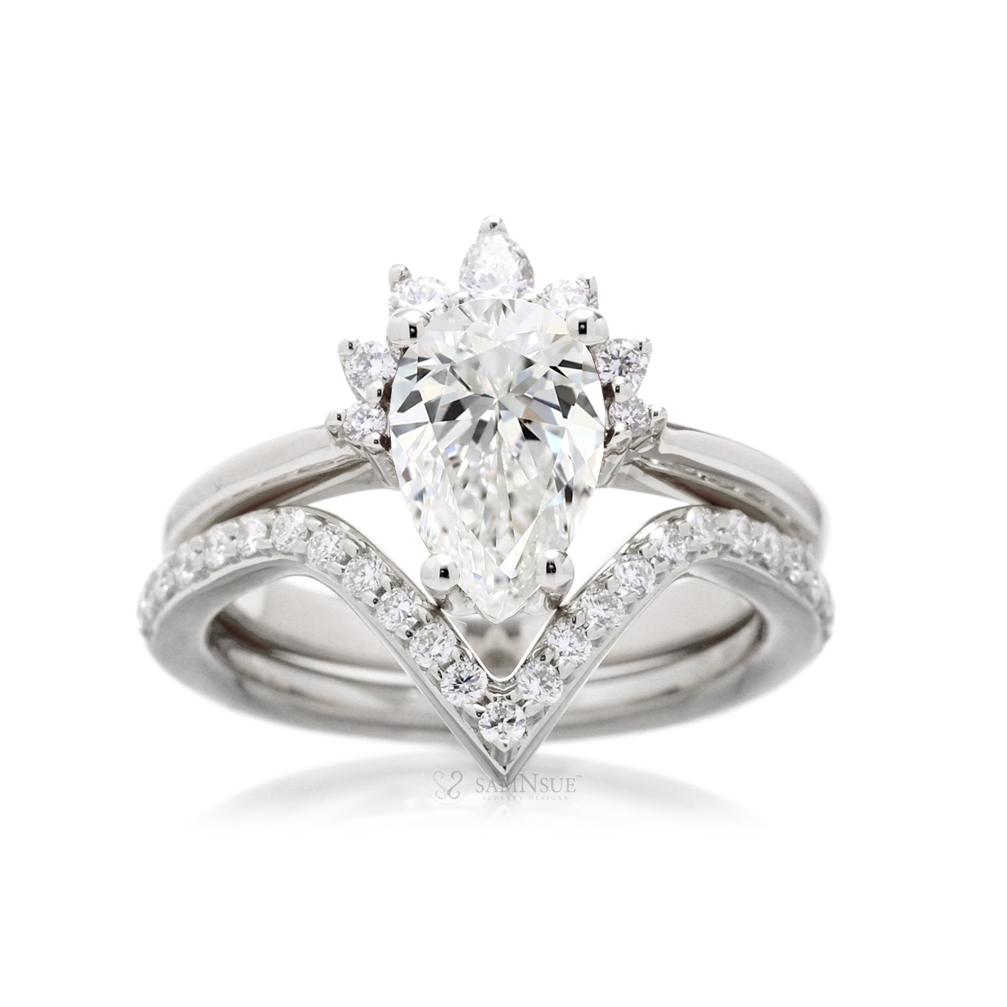 The Pacey Pear Diamond Ring (Lab-Grown)