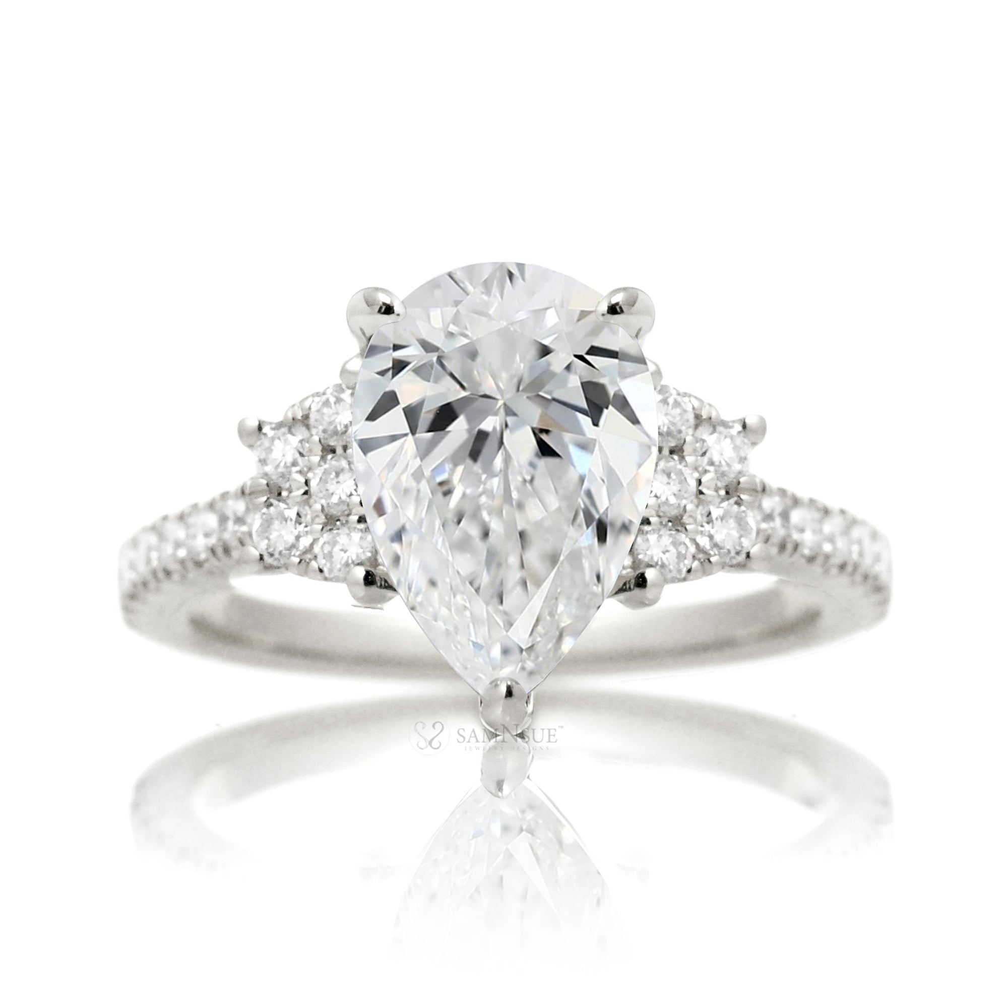 The Taylor Pear Diamond Ring (Lab-Grown)