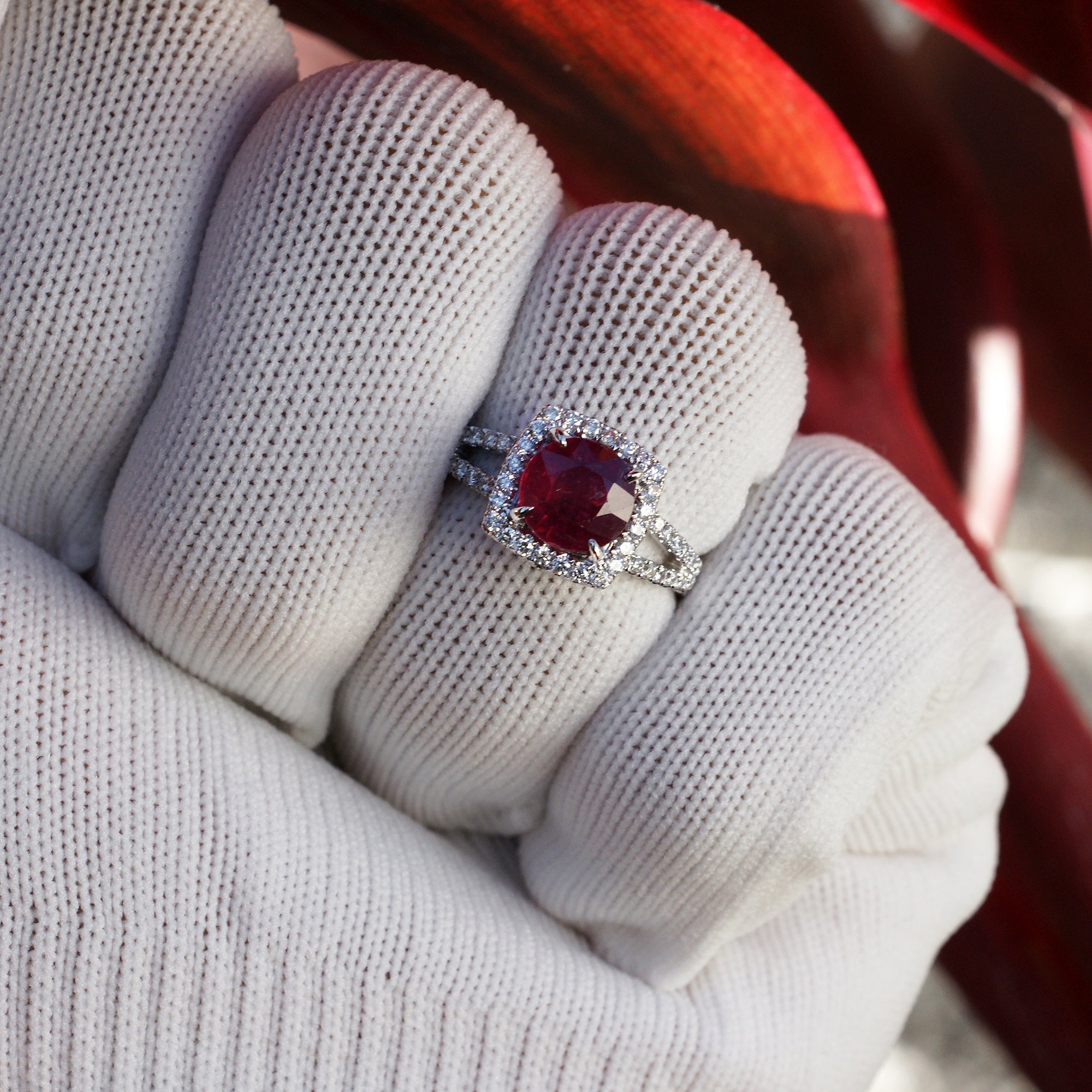 Round cut ruby cushion diamond halo split band ring in white gold