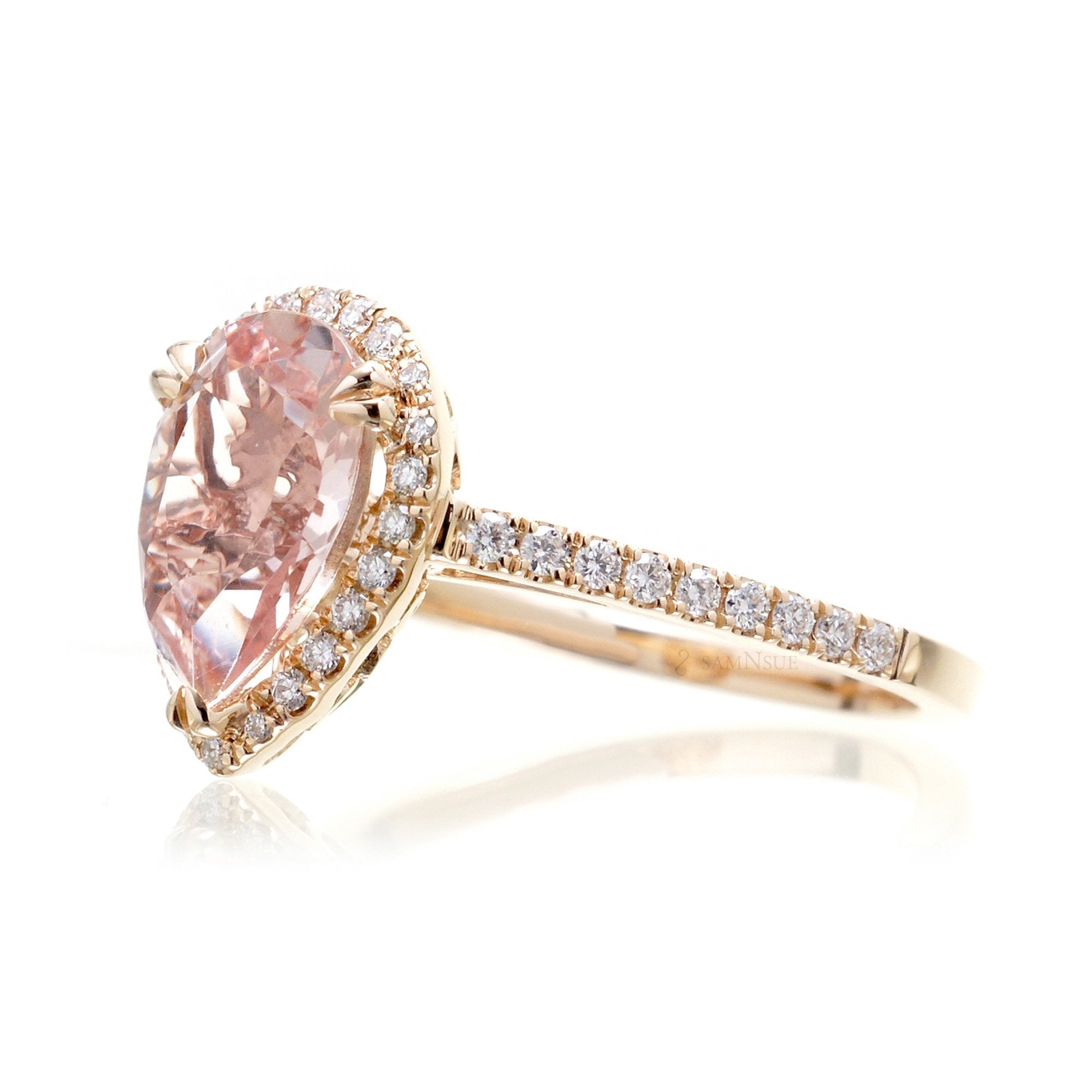 Pear morganite diamond halo ring in yellow gold - the Signature