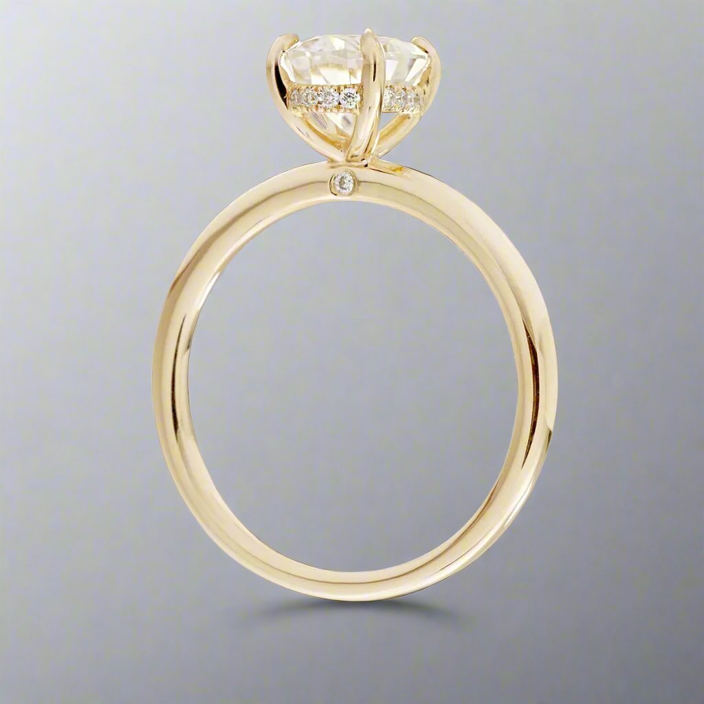 The Lucy Oval Diamond Ring (Lab-Grown)