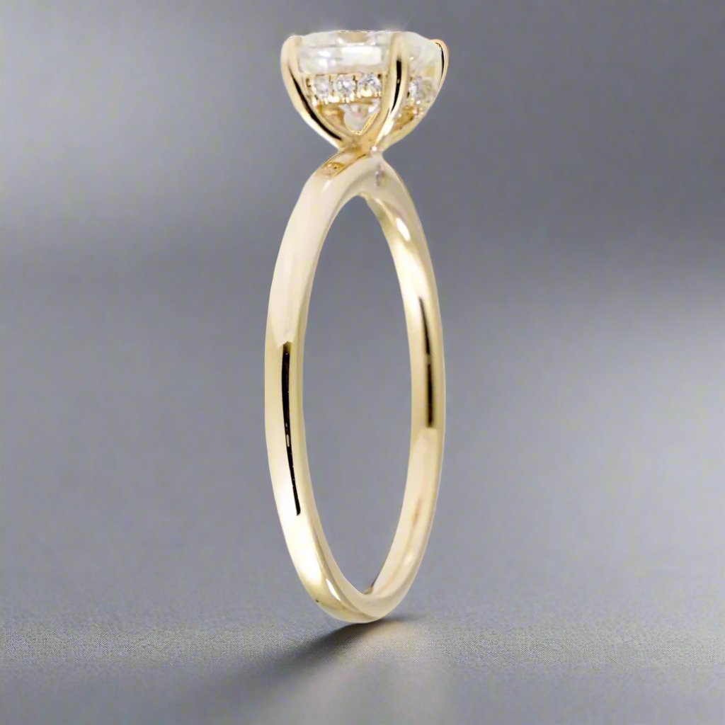 The Lucy Oval Diamond Ring (Lab-Grown)