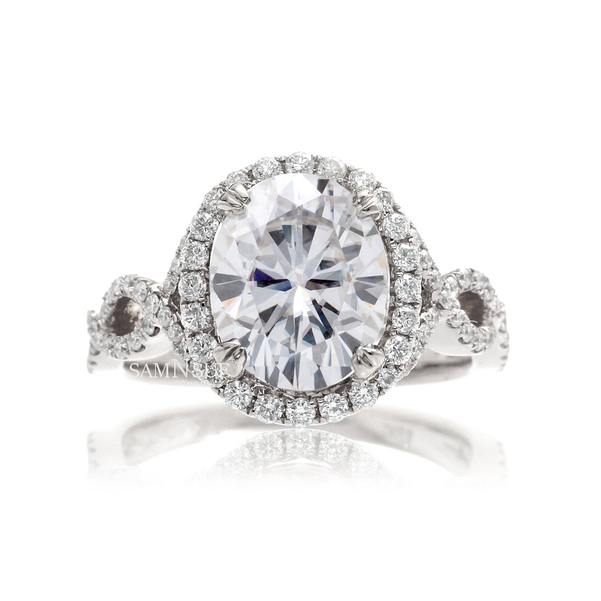 The Shelly Oval Moissanite Ring